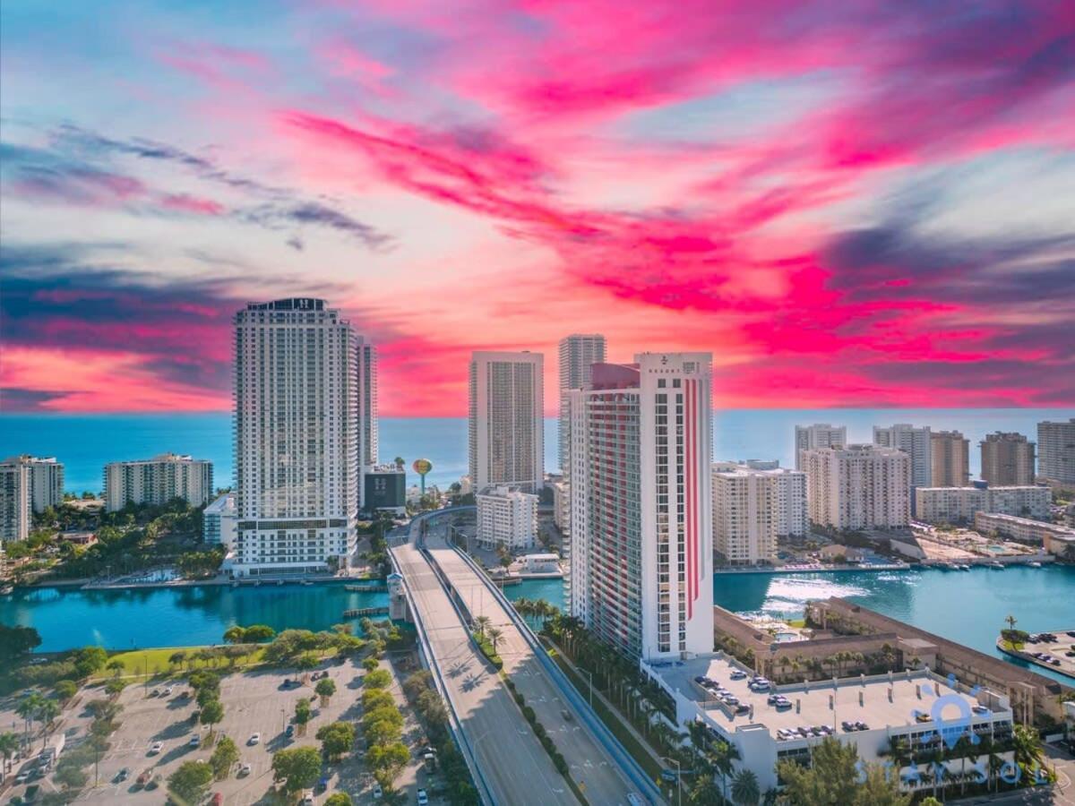 Amenities Balcony W Stunning Views-Beachfront Hallandale Beach Exterior photo